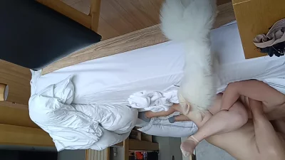 高潮粗口呐喊的人妻