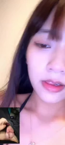 【章哥经典】女的颜值很高，对白也很有趣，直接一起高潮