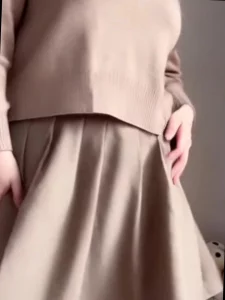 忍不住摸自己的大肥屄,奶头好硬、阴唇都垂下来啦