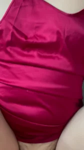 很喜欢让宝贝把鸡巴上的淫水舔干净。